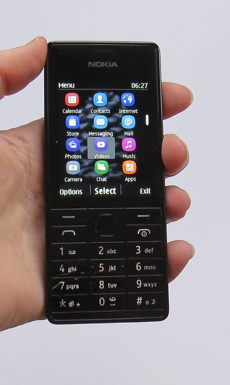 Nokia 515 в черной расцветке (черны титаниум)