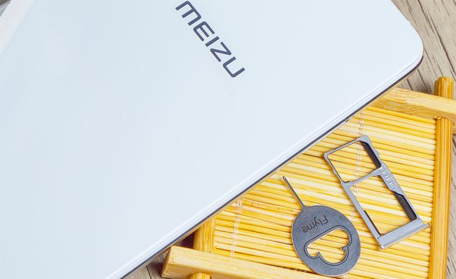 Комбинированные слоты телефонов Meizu