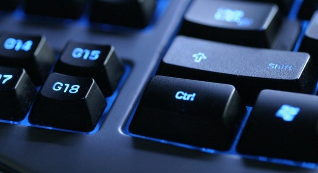 В чем преимущества и недостатки клавиатур с подсветкой