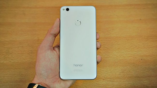 Внешний вид Huawei Honor 8 Lite