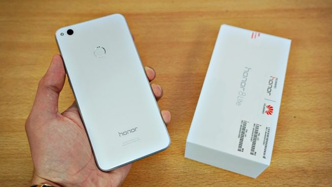 Коробка с Huawei Honor 8 Lite
