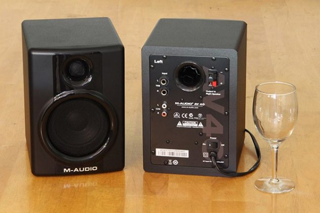Внешний вид M-Audio Studiophile AV 40